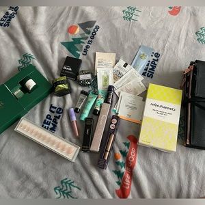 Lots of Sample Make-up and Skincare